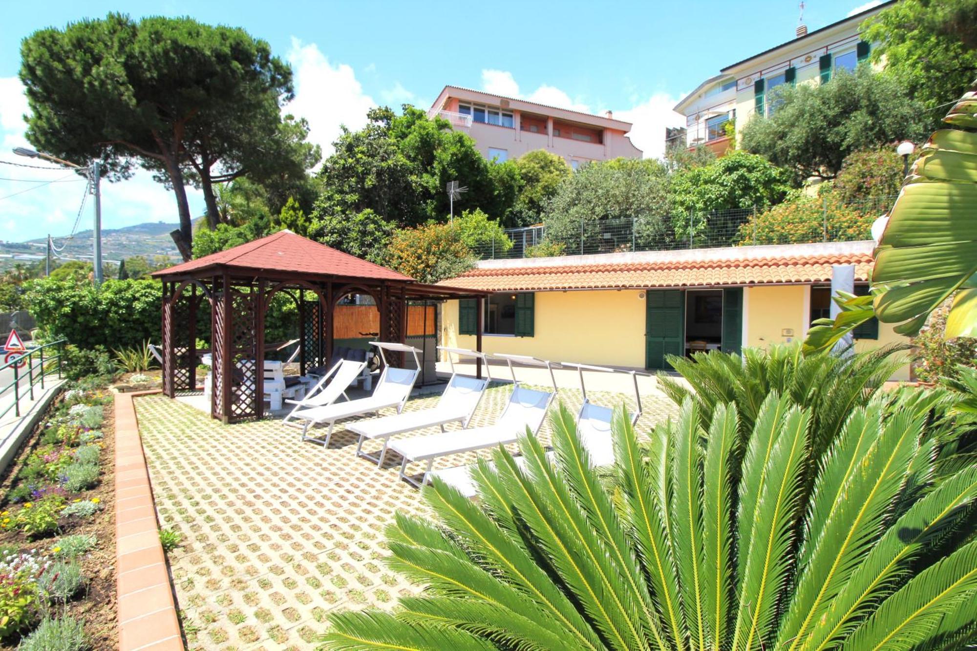 La Pace, Il Sole, Il Mare - Sanremo Casa Indipendente Vista Mare, Posto Auto Privato, Ampio Spazio Esterno Attrezzato, A Pochi Minuti Dalle Spiagge Buitenkant foto