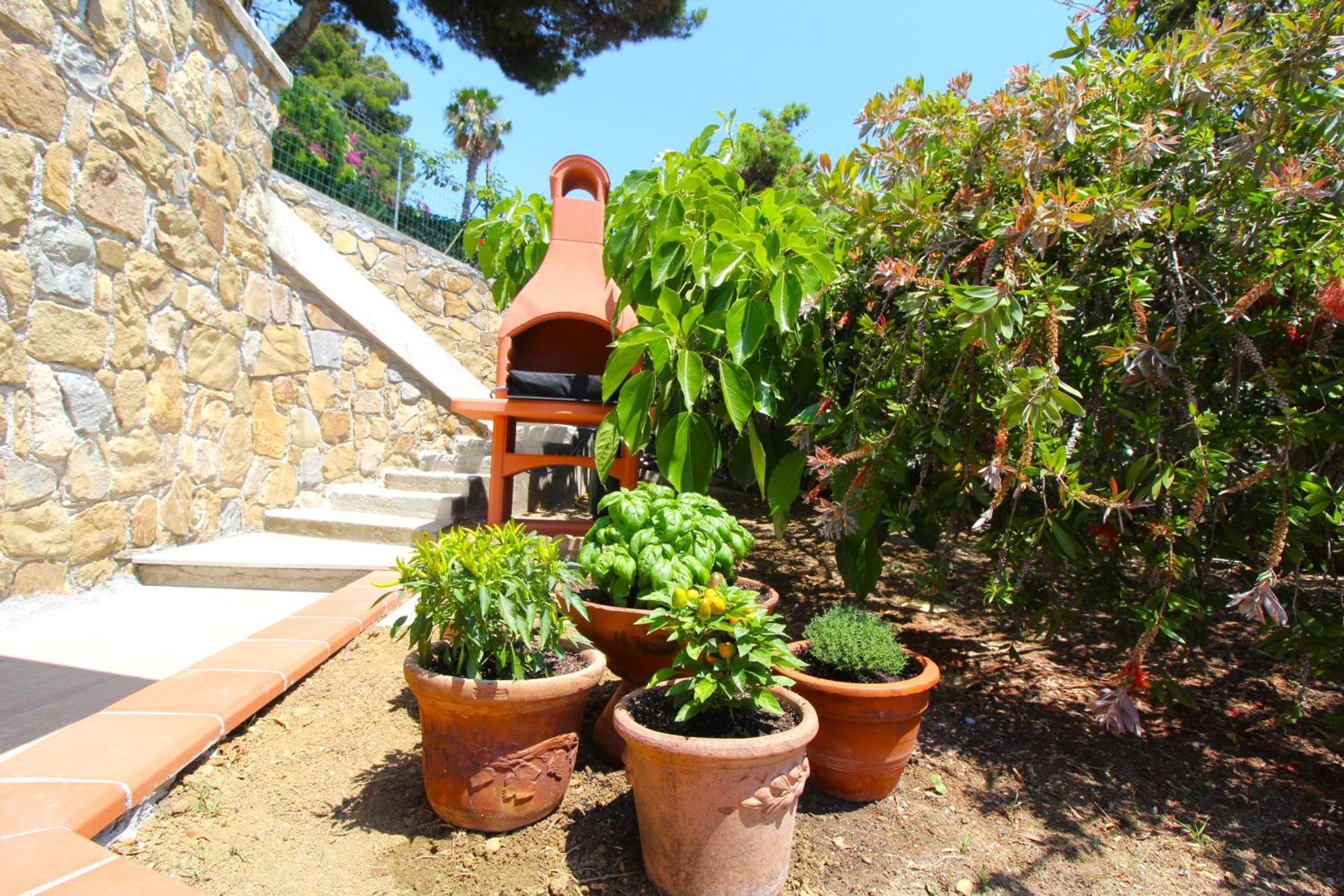 La Pace, Il Sole, Il Mare - Sanremo Casa Indipendente Vista Mare, Posto Auto Privato, Ampio Spazio Esterno Attrezzato, A Pochi Minuti Dalle Spiagge Buitenkant foto